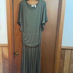 Batwing sleeves olive green maxi dress